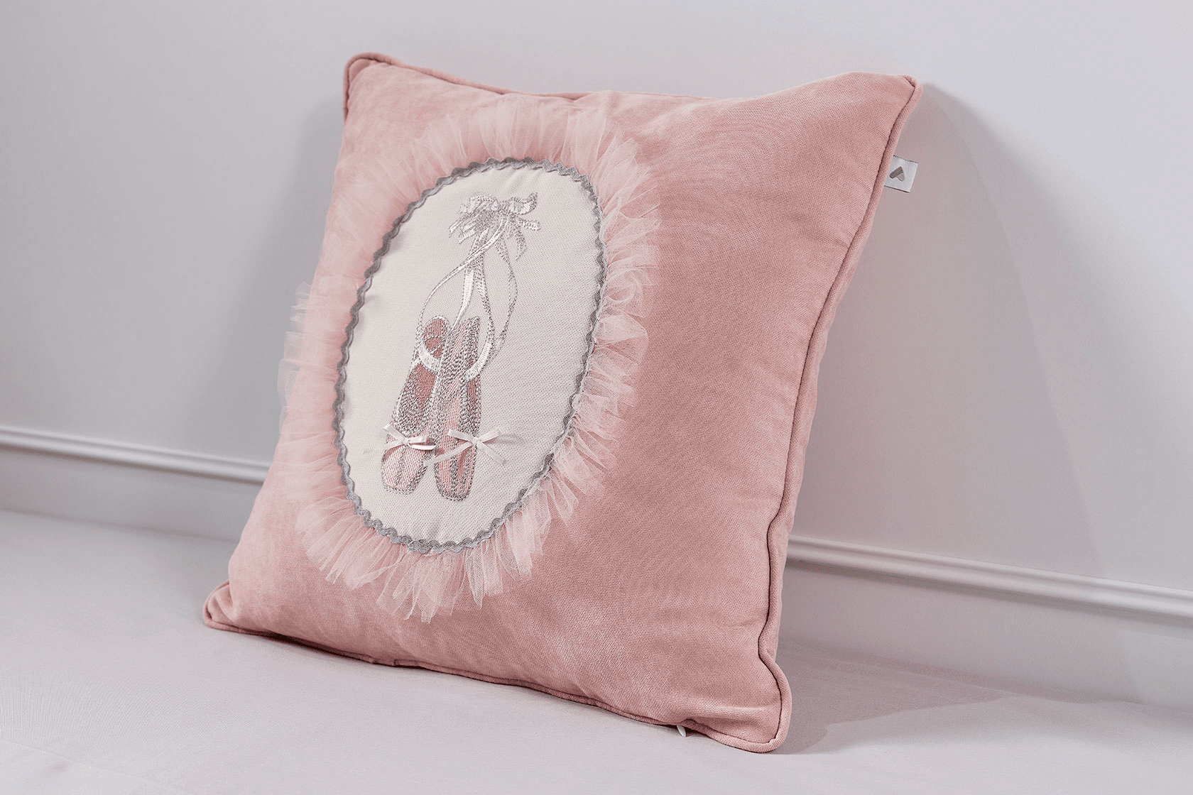CUSHION BALLERINA NO:03
